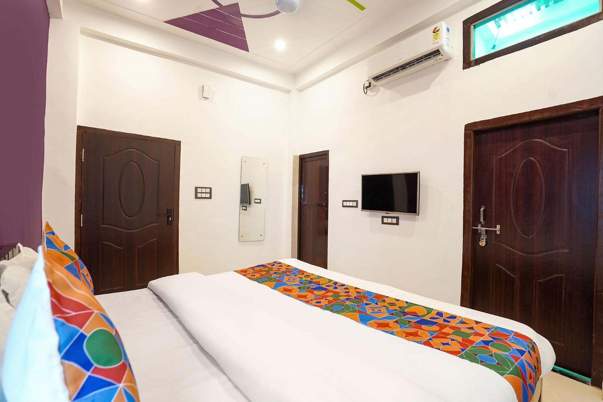 Fabexpress Awadh Royal Guest house
