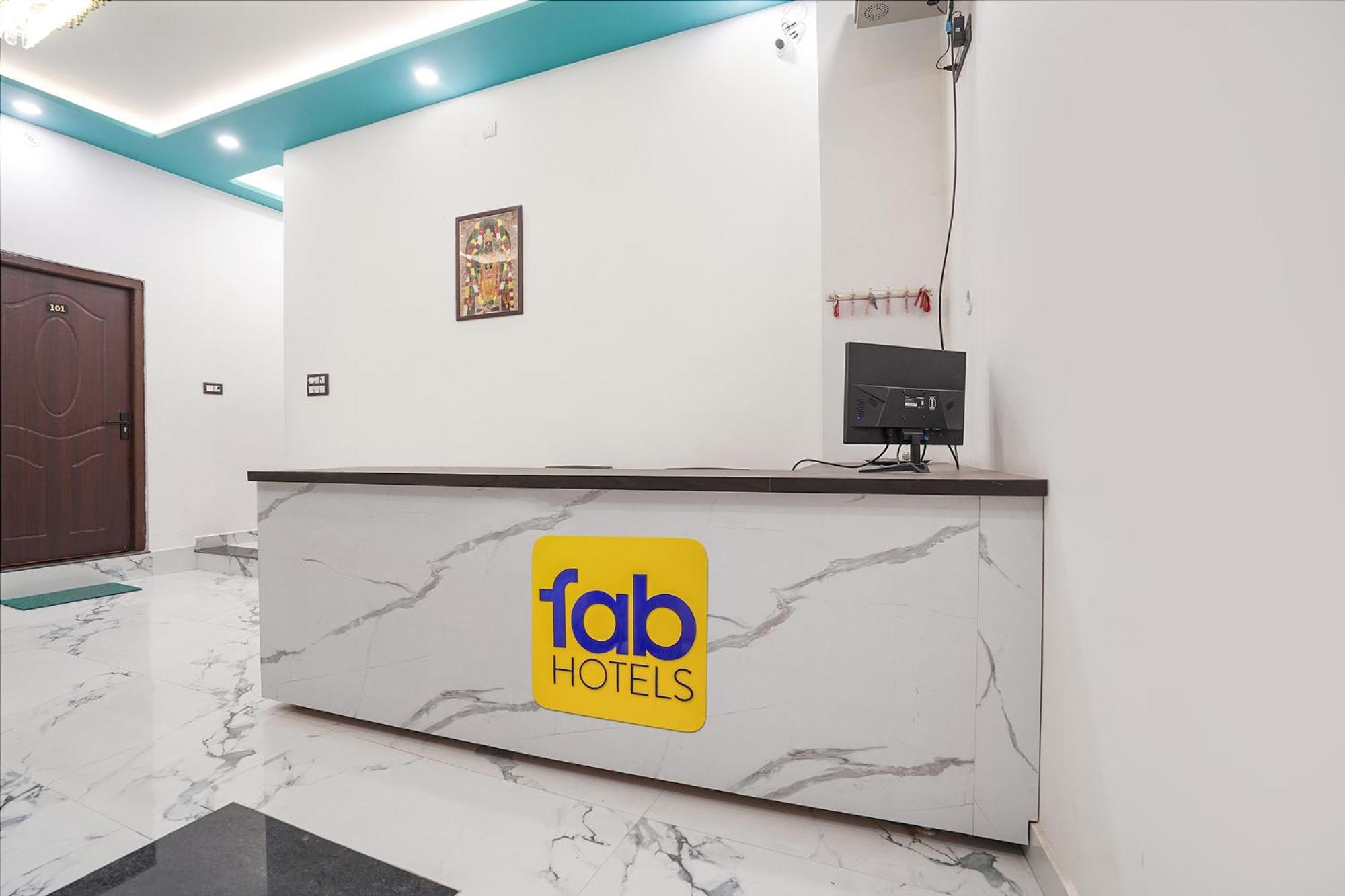 Guest house Fabexpress Awadh Royal