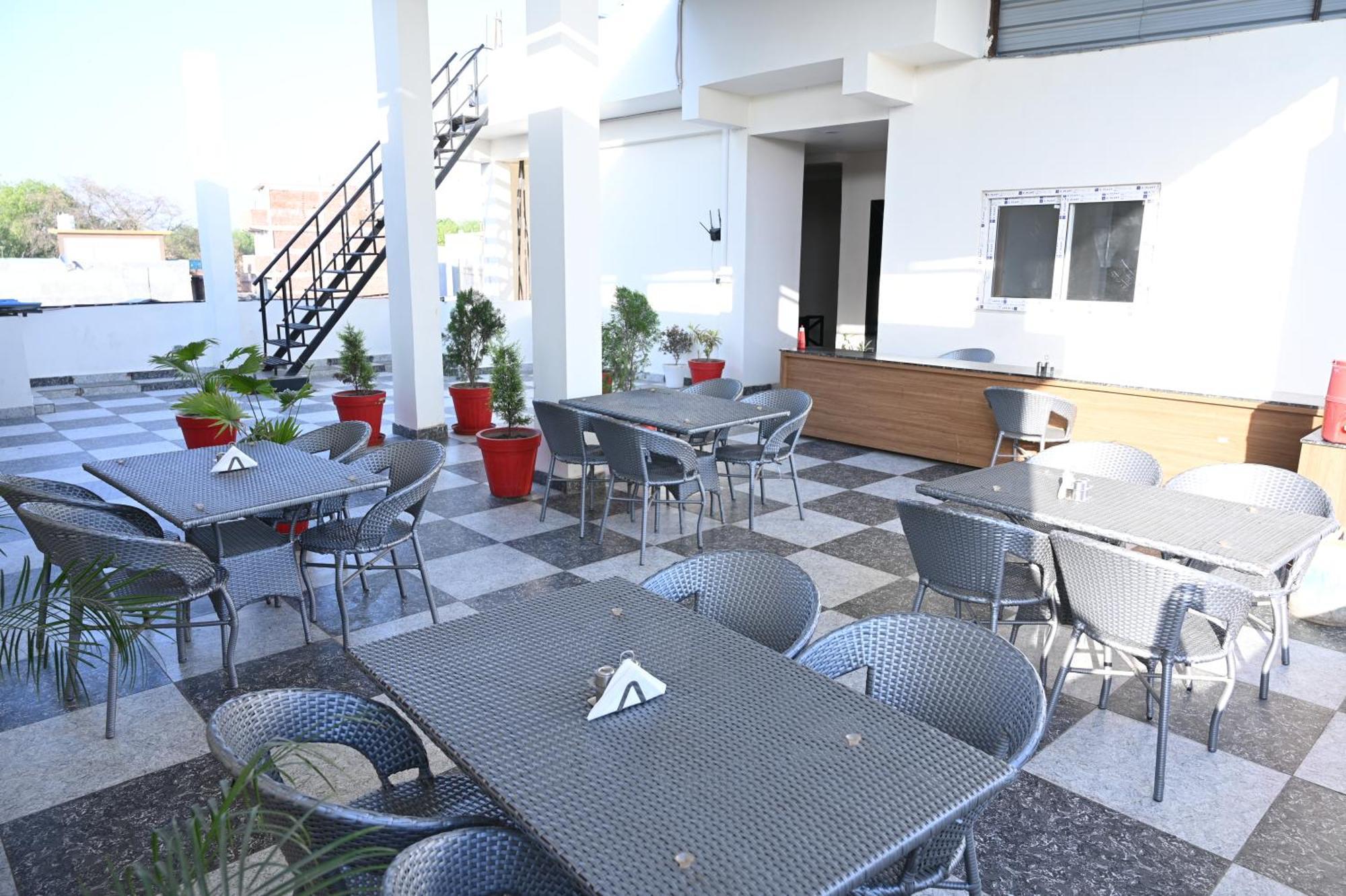 Hotel The Janki Ayodhya