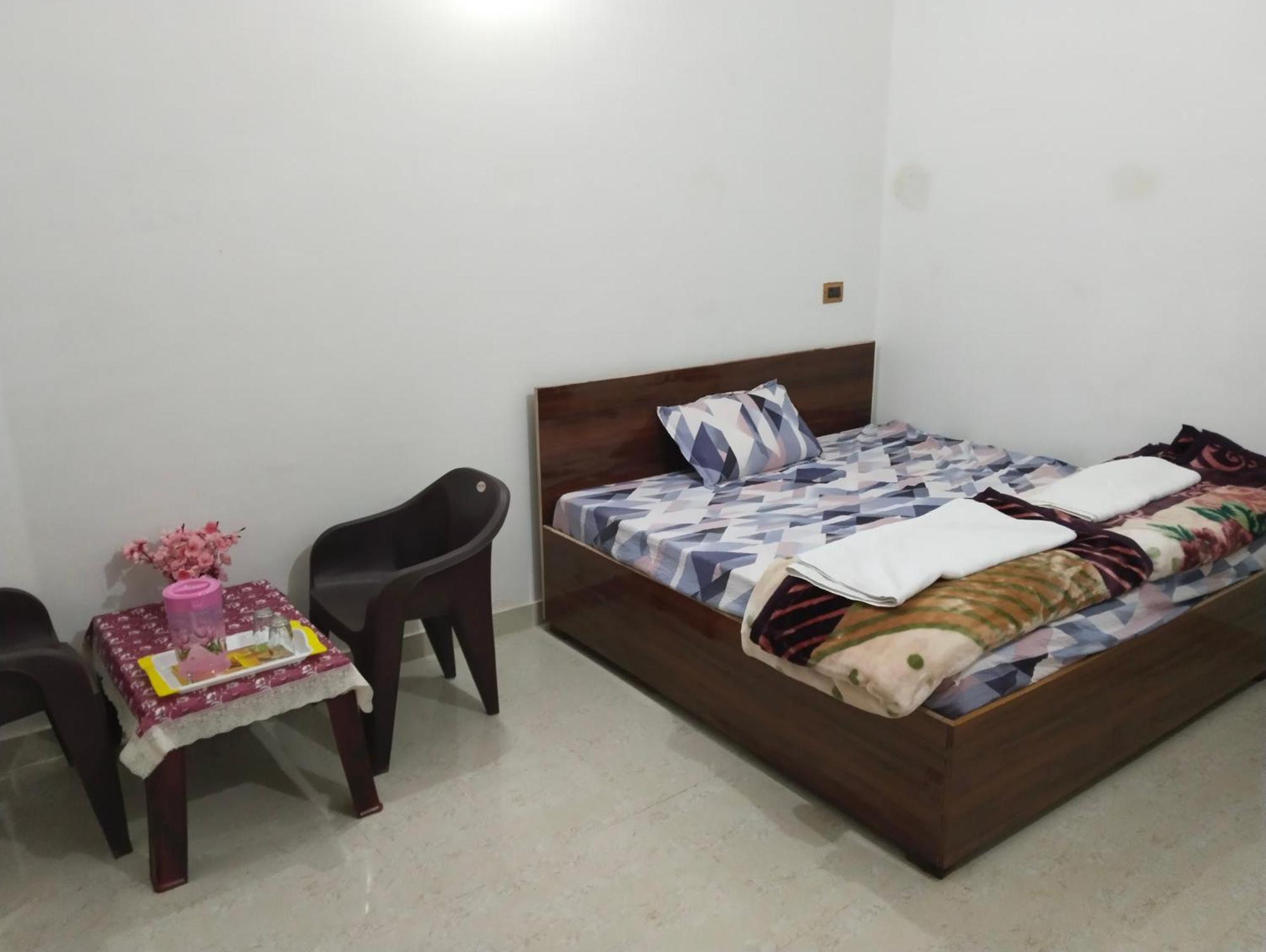 Shivangan Homestay *