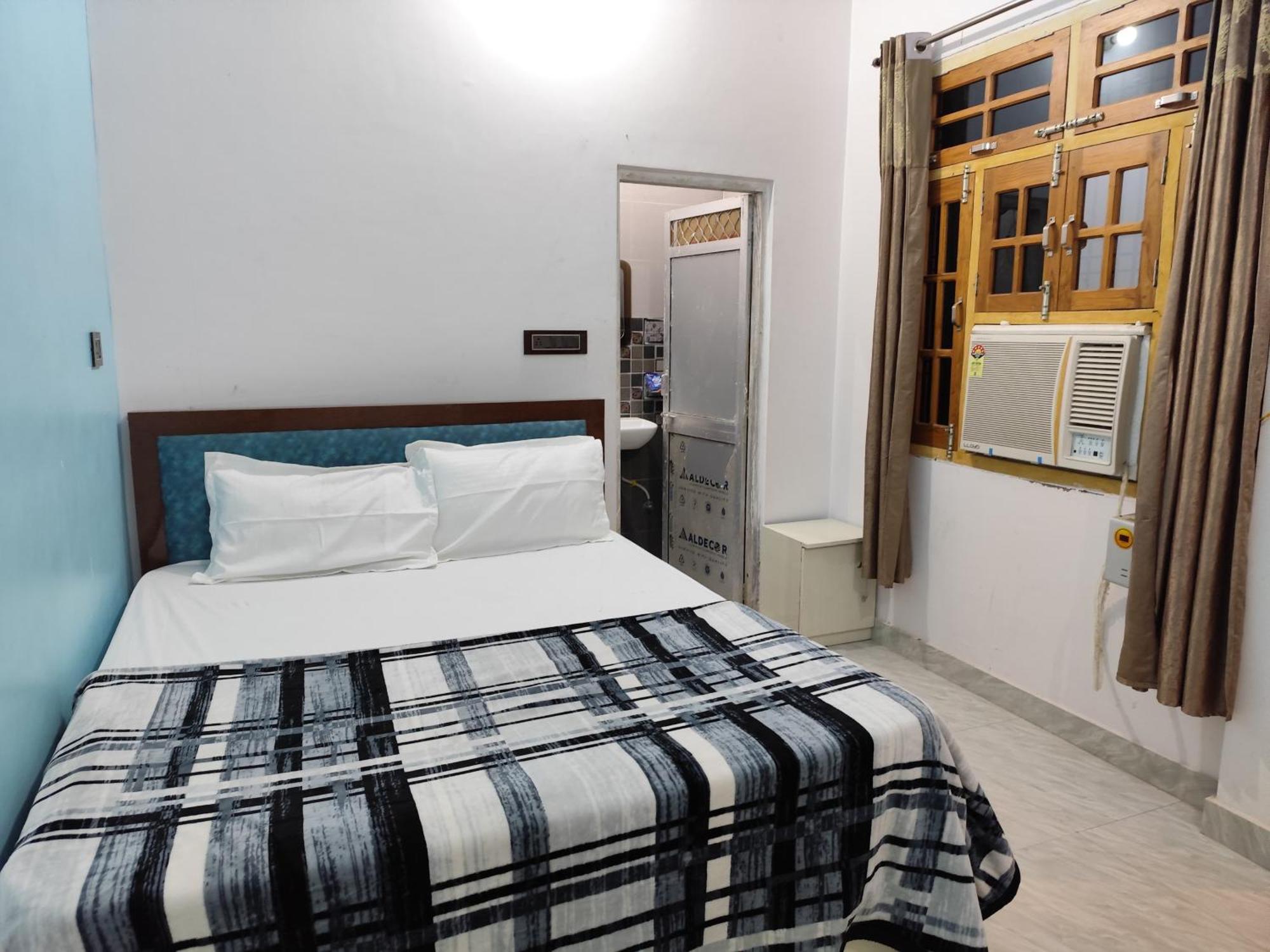 Maurya Palace Guest house *