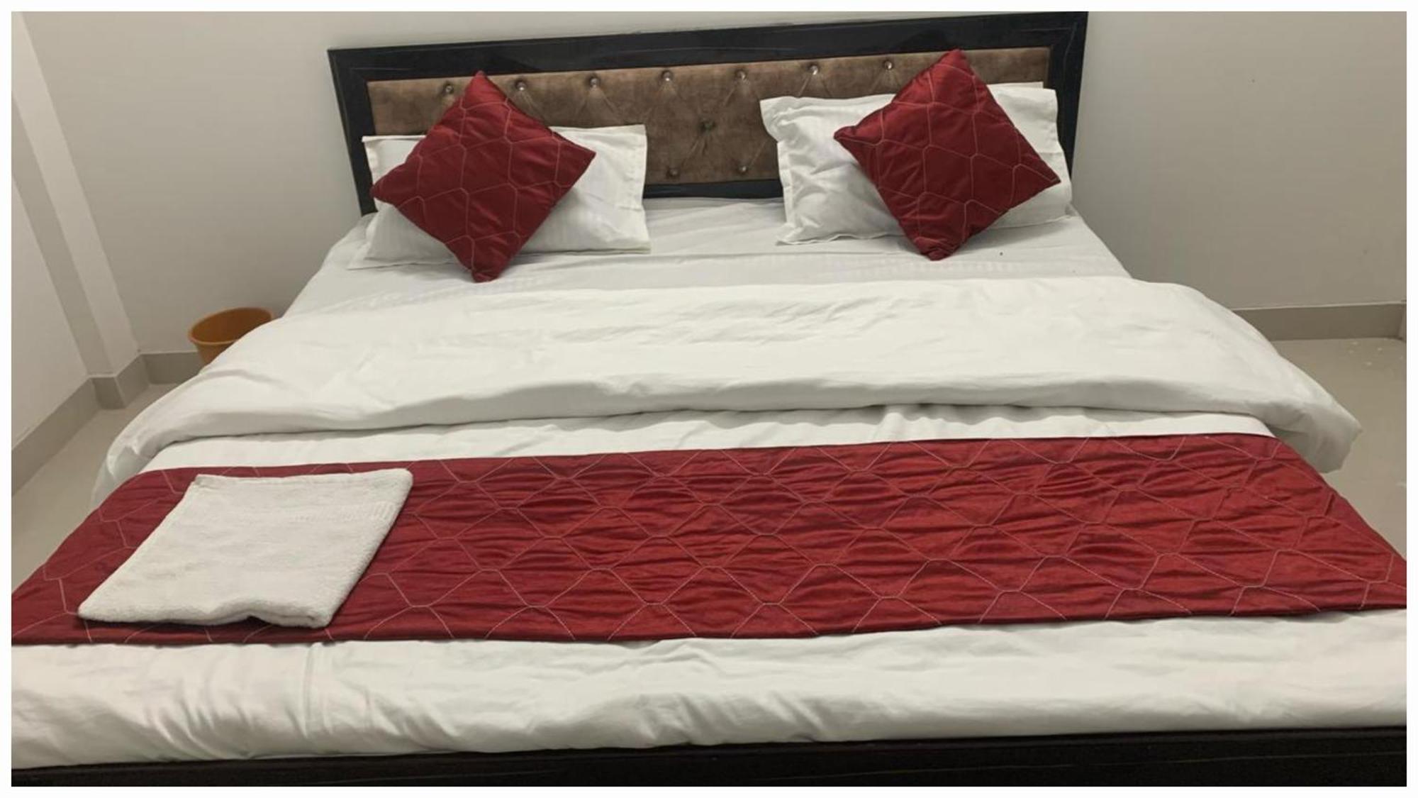 A Premium Kanha Shiva - Near Ghagra River - Dham - In 3*