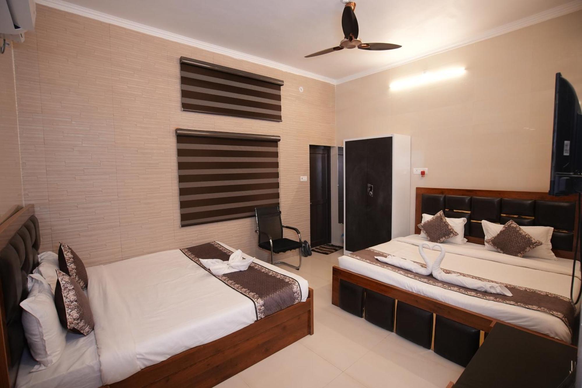 Shri Ram Lalla International Guest house *