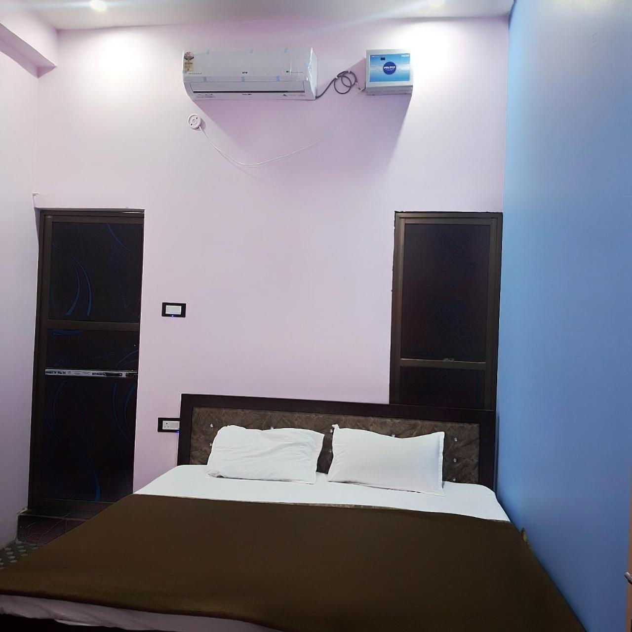Krishna Homestay *