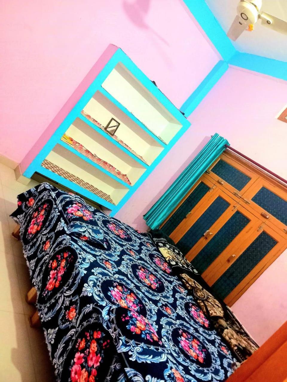 Apartment Radhe Ji Ac Or Non Ac