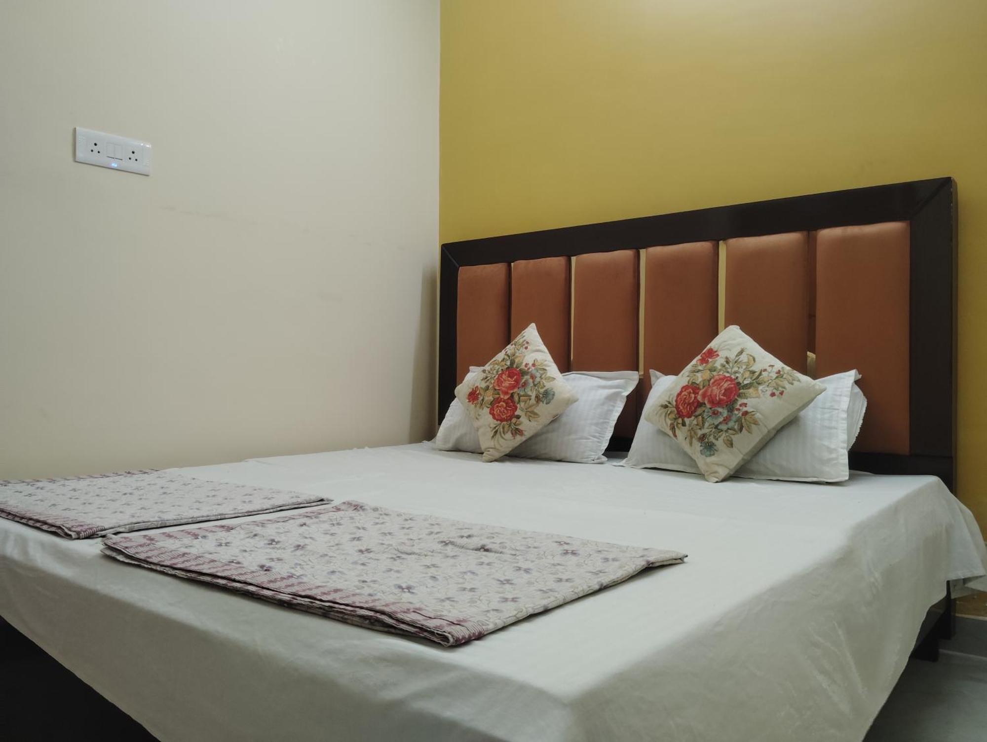 Om Sadan Homestay Ayodhya