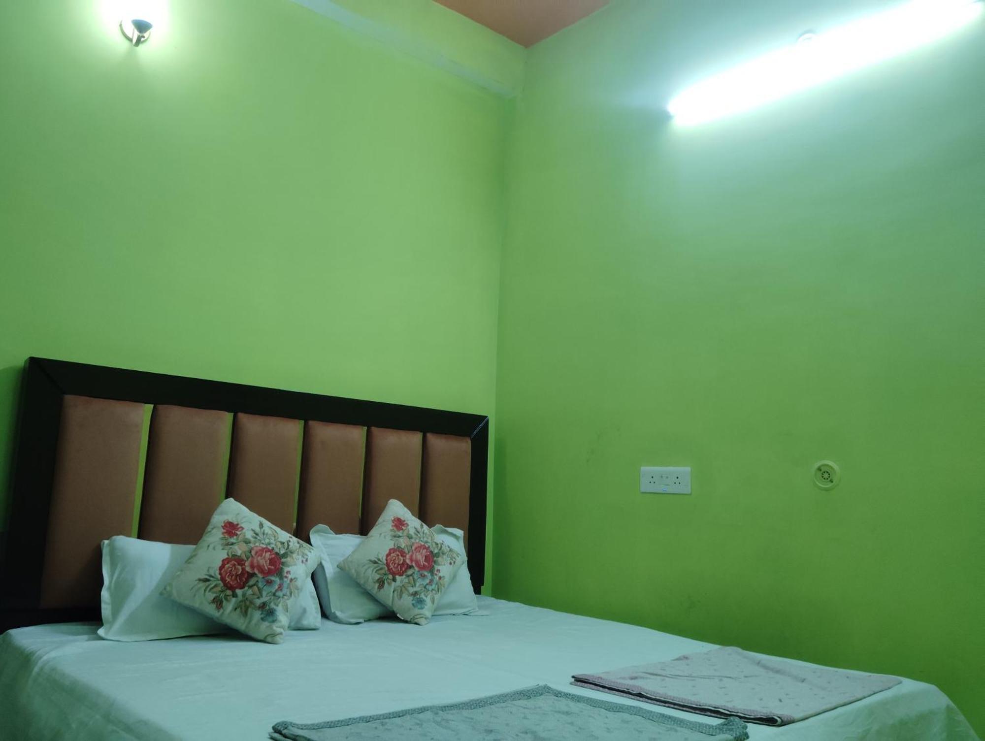 Homestay Om Sadan *