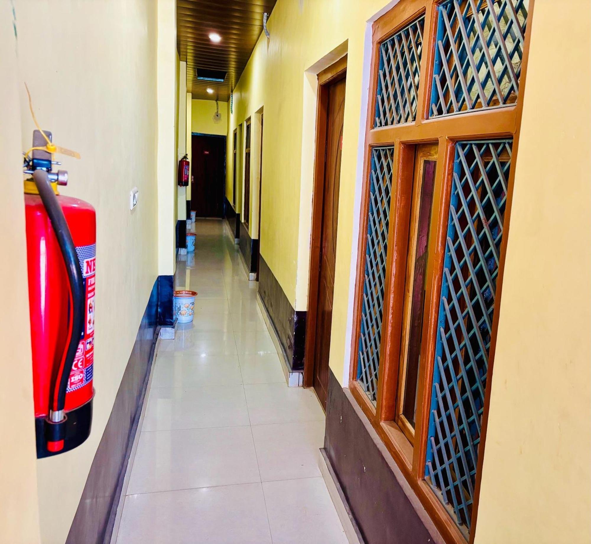 O Suryavanshi Palace Hotel 3*