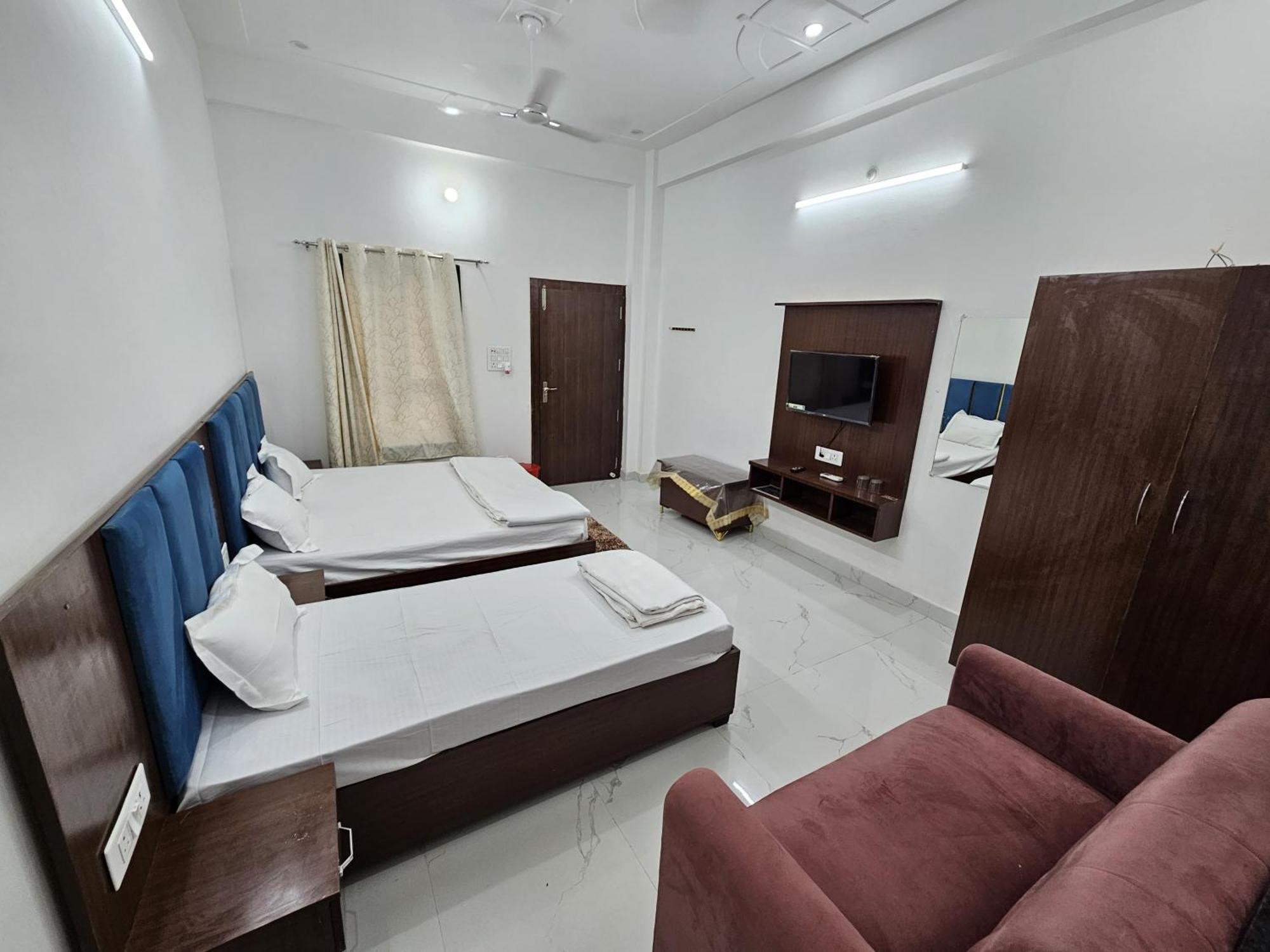 Kharari Hotel Ayodhya