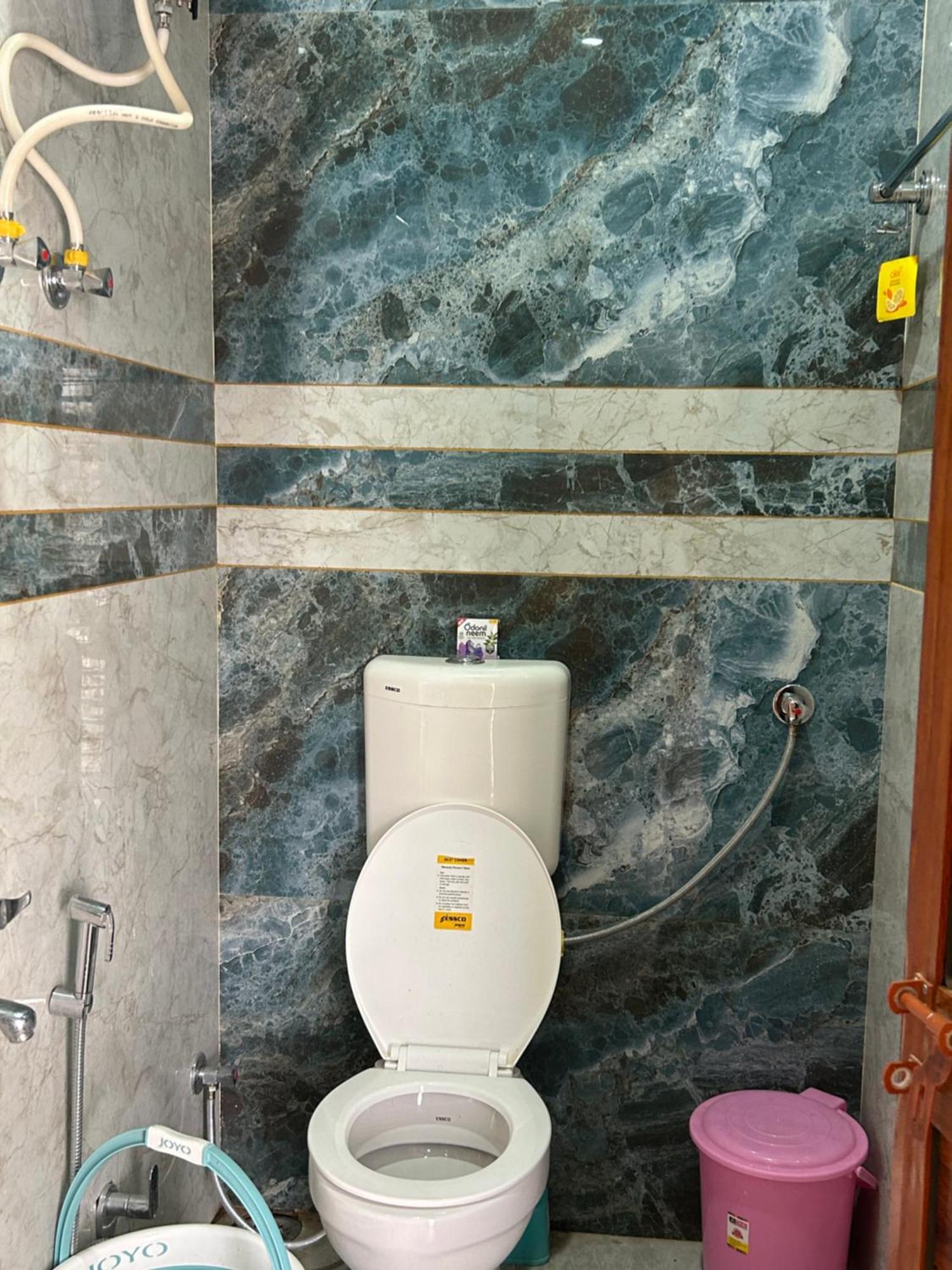 Kusum Near Ram Mandir Gate 200 -300 Meter , Near Hanuman Gari Mandir, Jain Mandir , Railway Station Goverment Hosiptal , Launch , Breakfast Available, Free Pick Up Dham Railway Station , Airport Pickup ,ayodhya Cant Pickup *