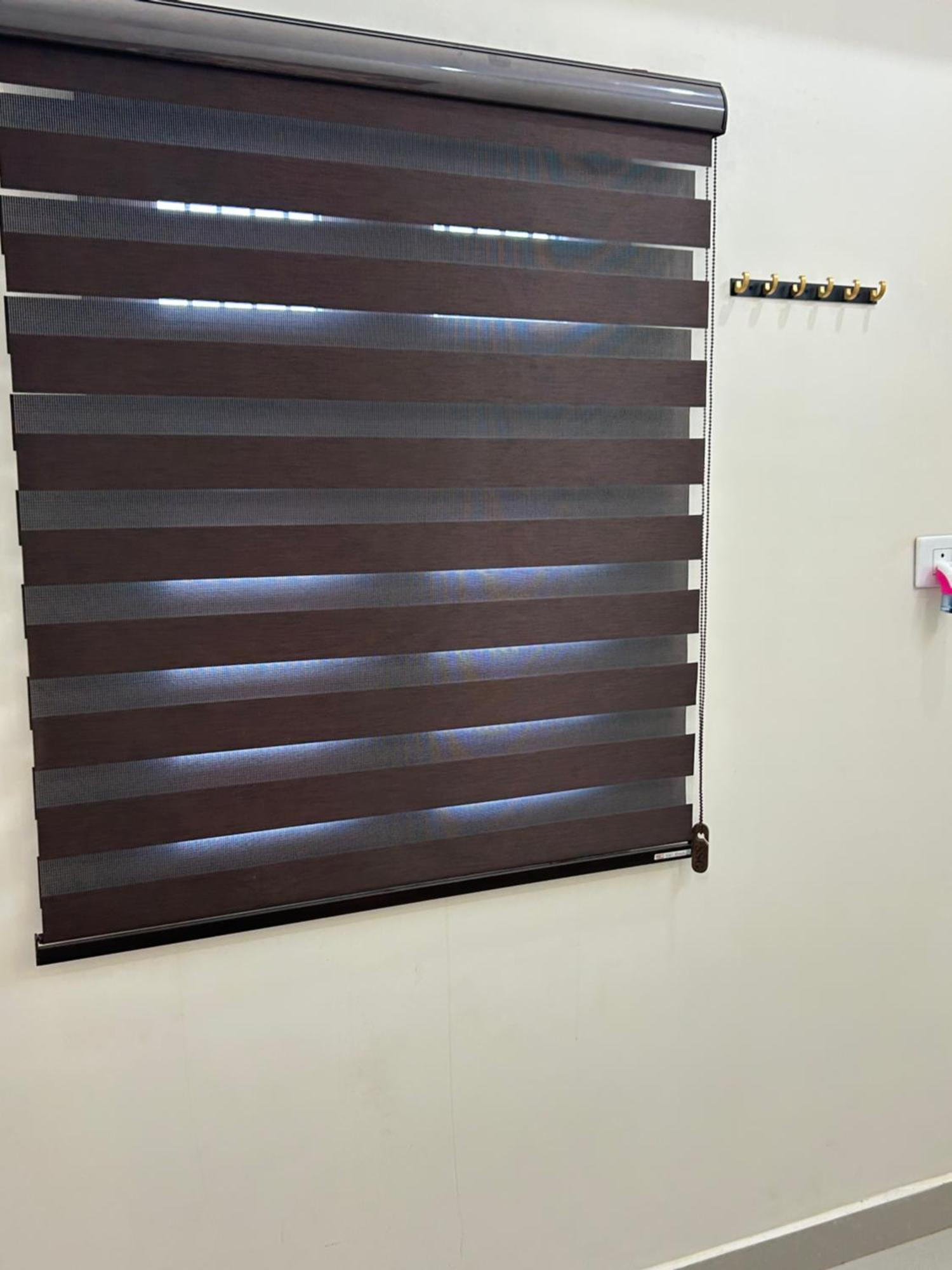 Kusum Near Ram Mandir Gate 200 -300 Meter , Near Hanuman Gari Mandir, Jain Mandir , Railway Station Goverment Hosiptal , Launch , Breakfast Available, Free Pick Up Dham Railway Station , Airport Pickup ,ayodhya Cant Pickup Homestay *