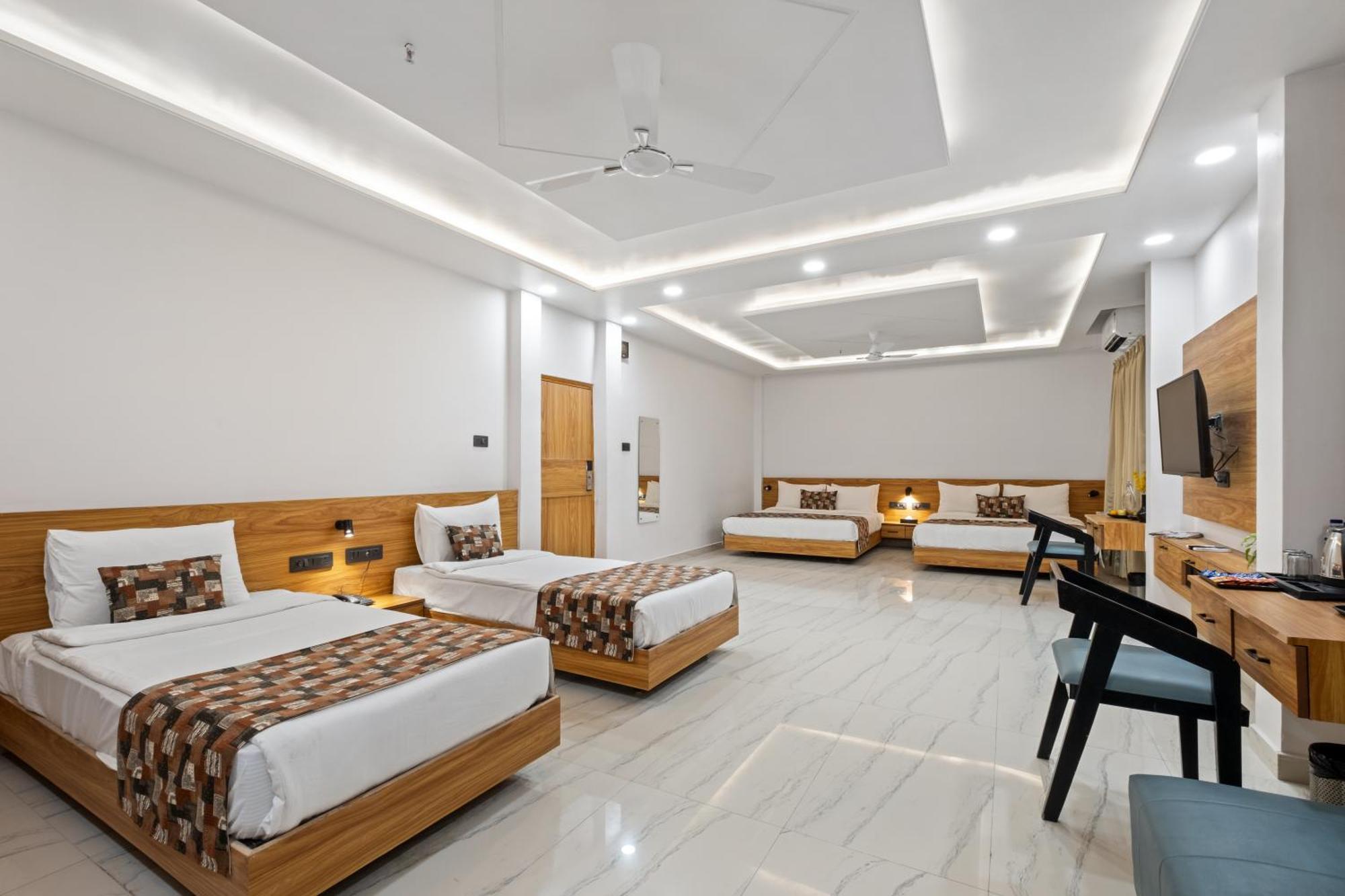Hotel Vasu Palace 3*