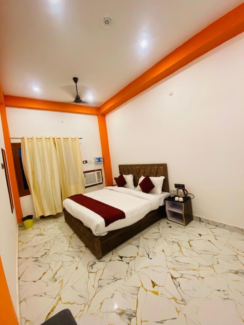 Laxmanam Residency - 900 Meters From Shree Ram Temple Hotel