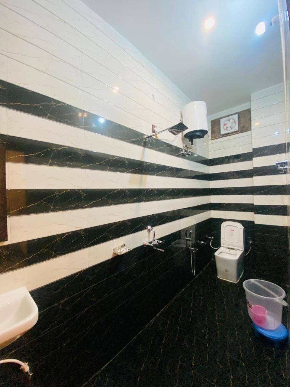 Laxmanam Residency - 900 Meters From Shree Ram Temple Hotel 3*