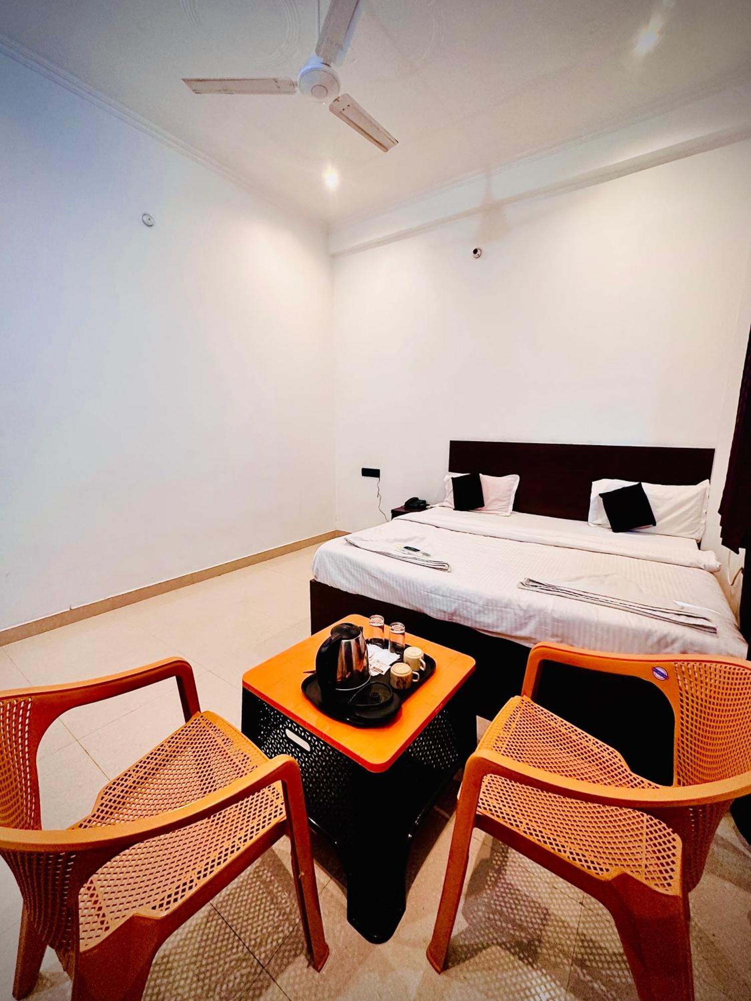 Hridayam Madhuram Hotel