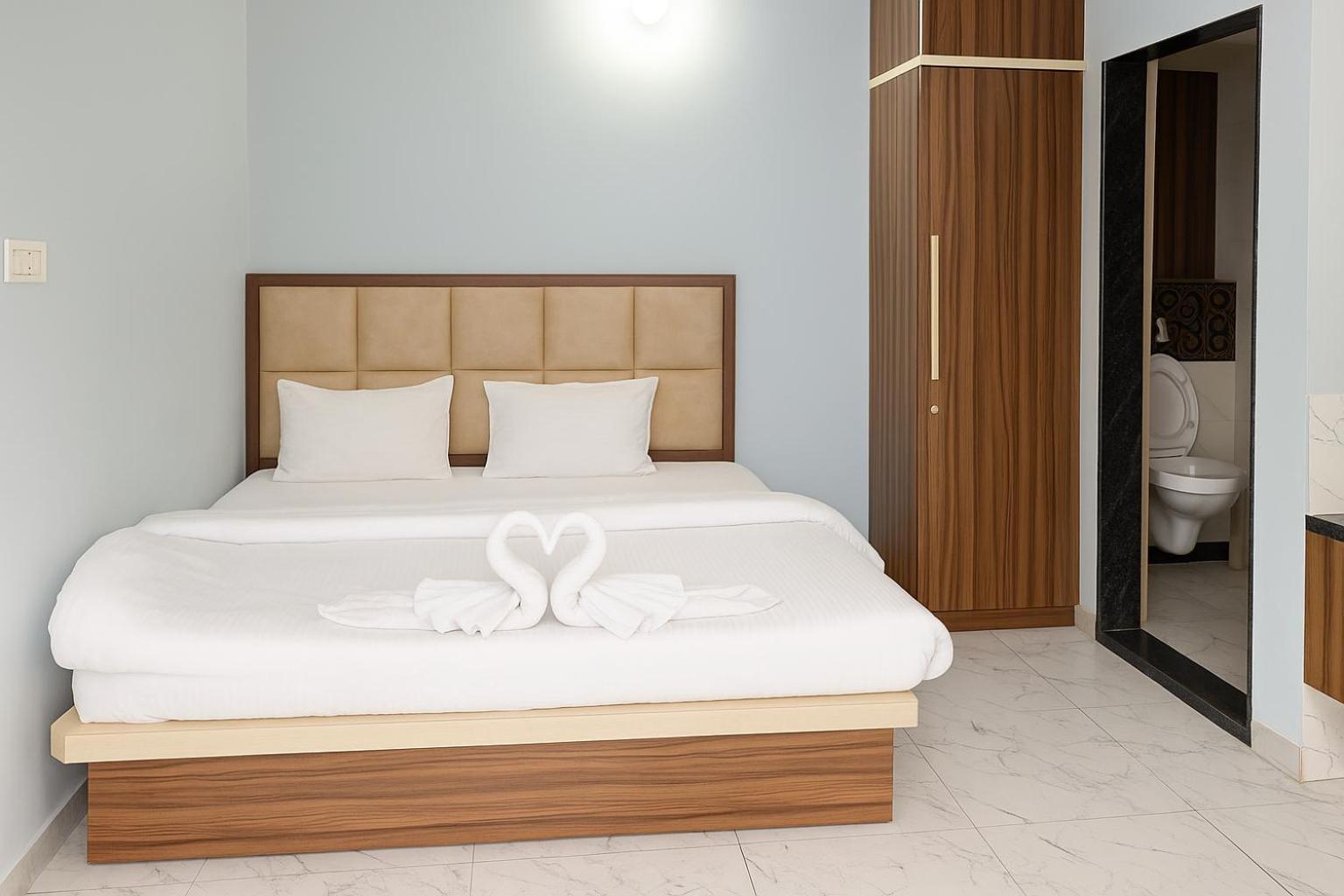 Hotel Rajnandani Palace By Iq - A Regal Just Steps From Ram Mandir Ayodhya