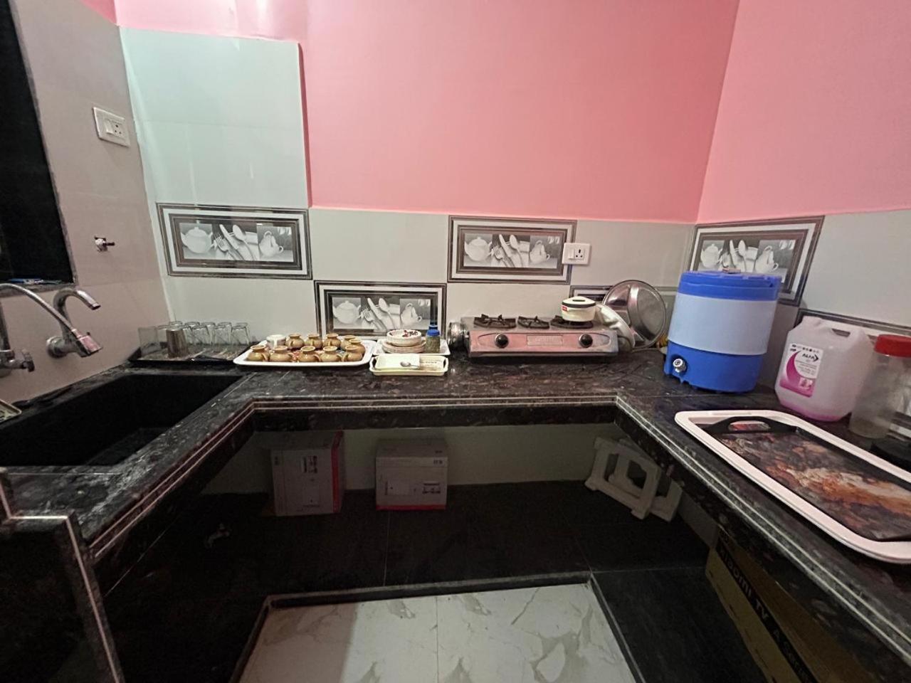 Kusum Near Ram Mandir Gate 200 -300 Meter , Near Hanuman Gari Mandir, Jain Mandir , Railway Station Goverment Hosiptal , Launch , Breakfast Available, Free Pick Up Dham Railway Station , Airport Pickup ,ayodhya Cant Pickup Homestay