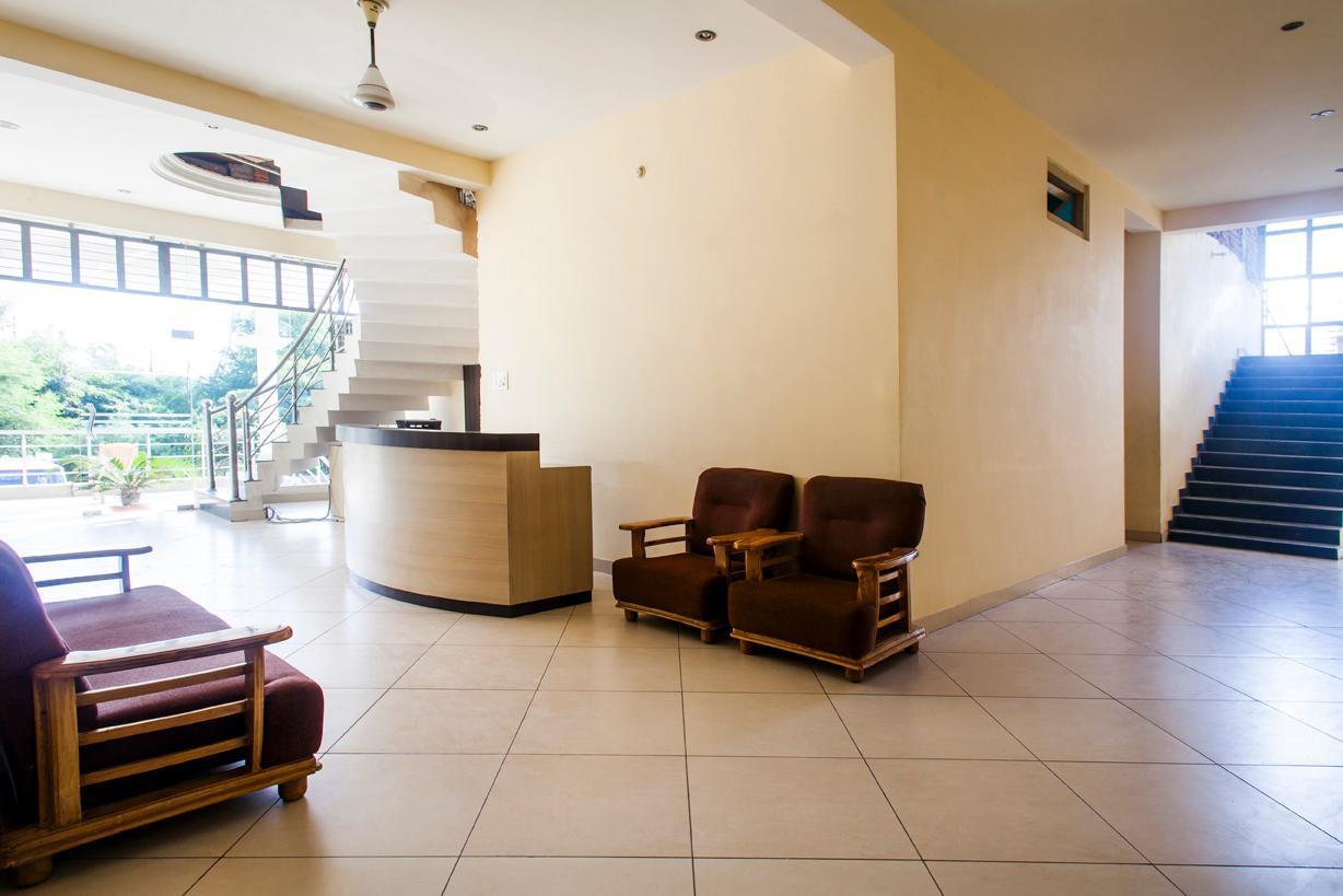 Hotel Ramprastha 2*