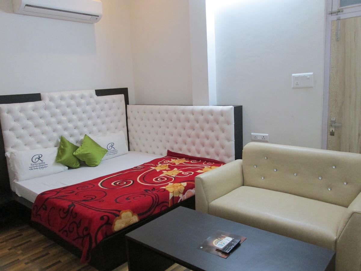 Hotel Ramprastha 2*