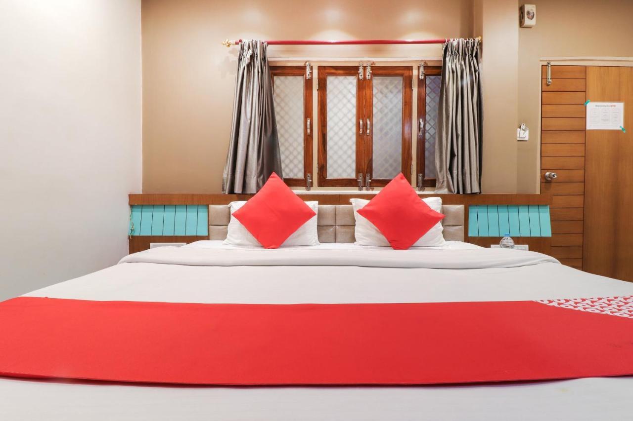 Oyo 26781 Raghupati Hotel