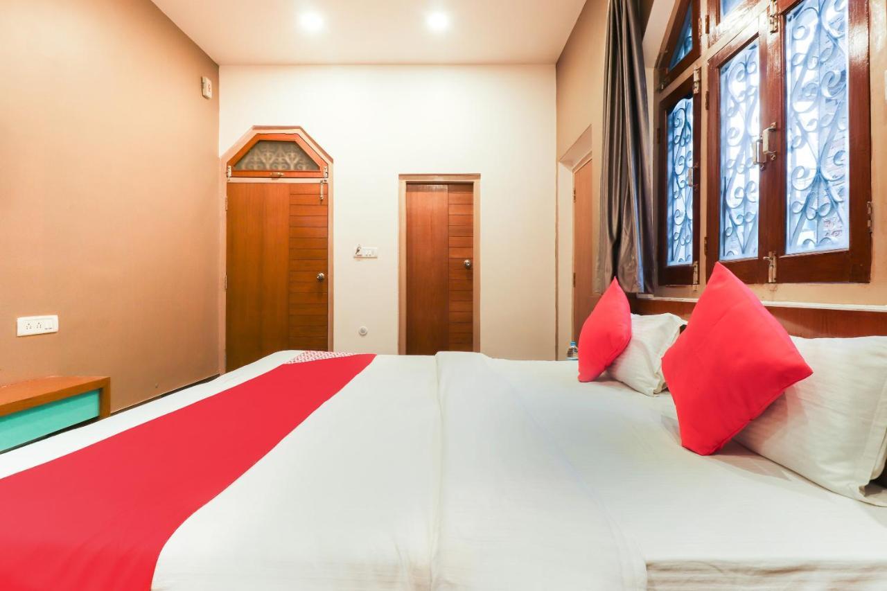 Oyo 26781 Raghupati Hotel
