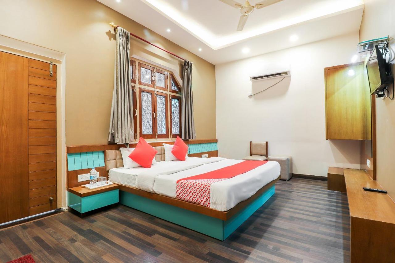 Oyo 26781 Raghupati Hotel