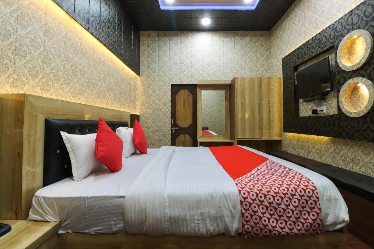 Oyo 29858 Arvind Palace Hotel Ayodhya
