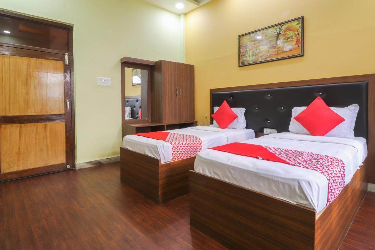 Oyo 29858 Arvind Palace Hotel Ayodhya