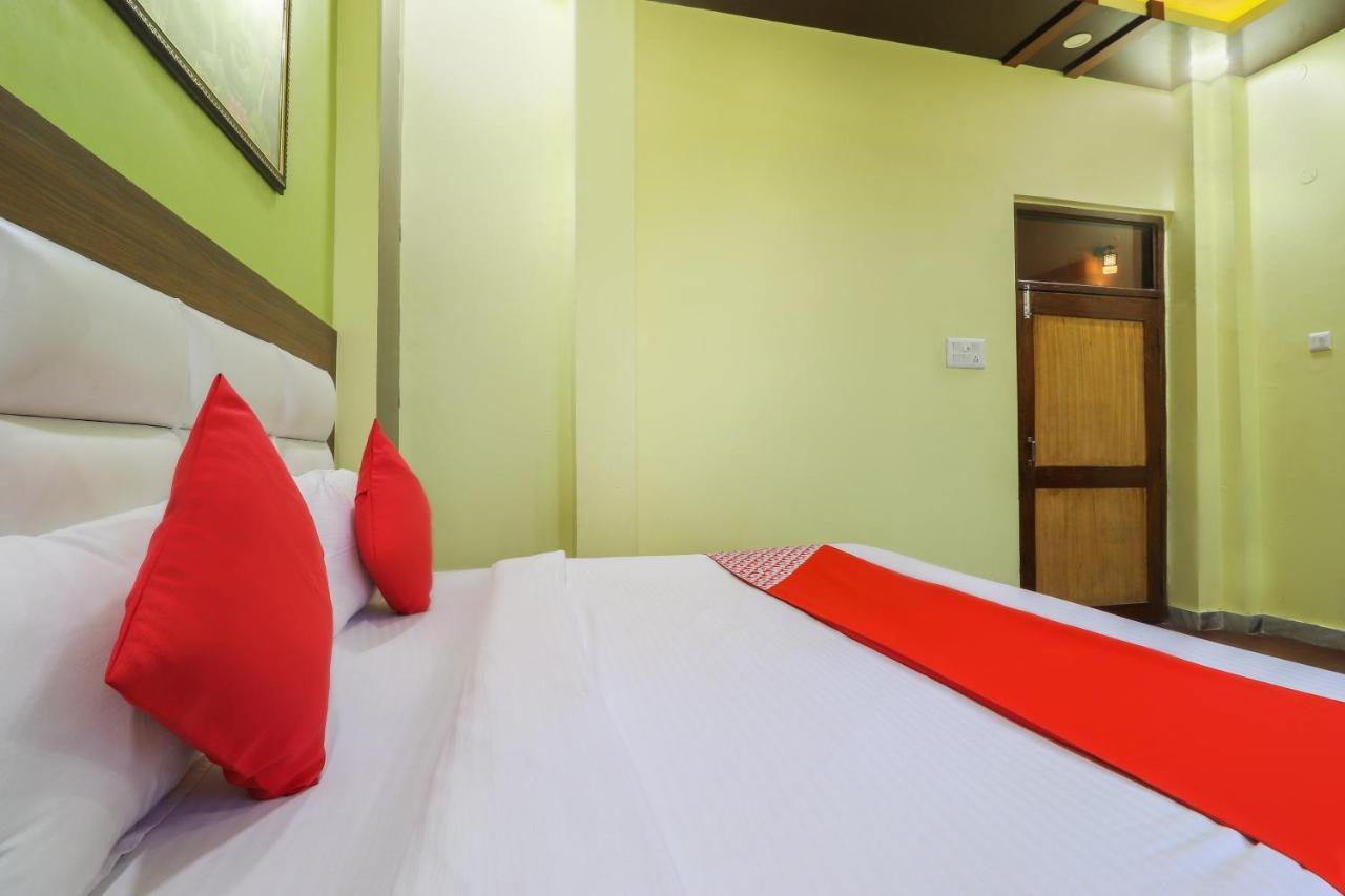 Oyo 29858 Arvind Palace Hotel 3*